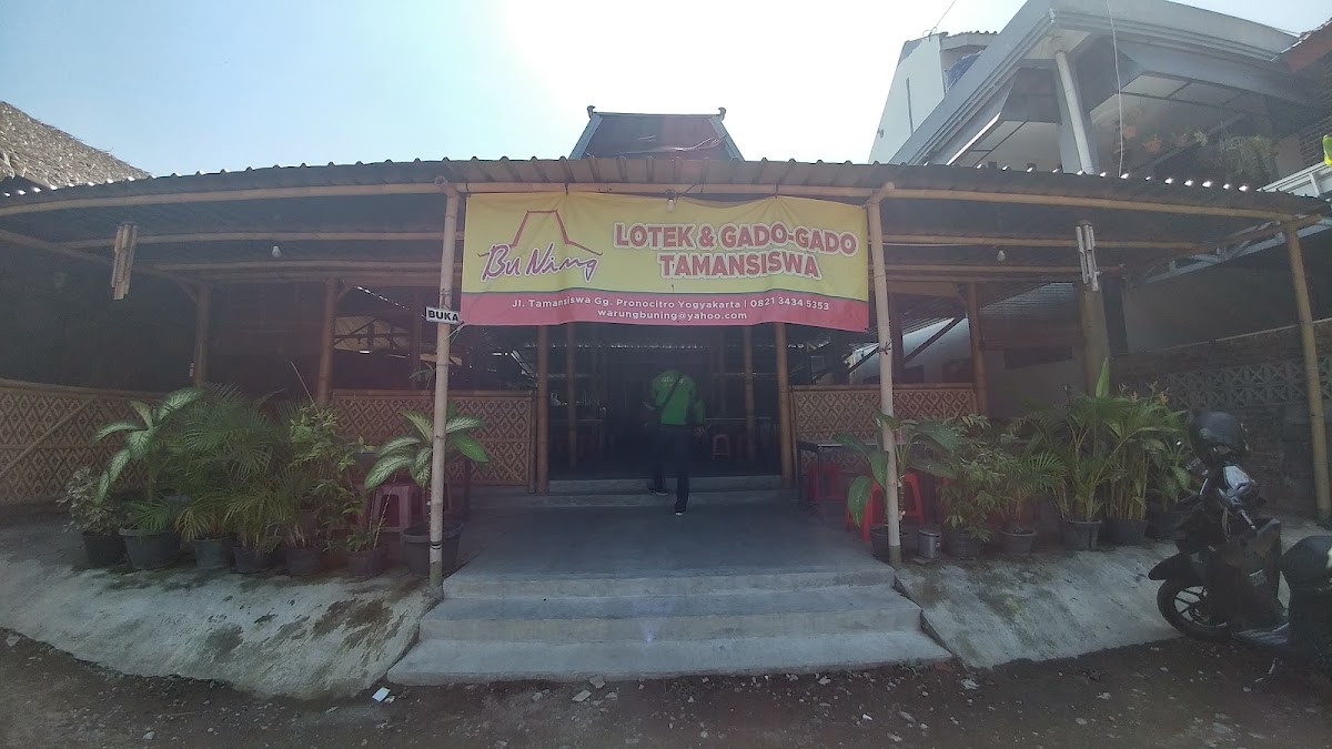 Lotek & Gado-Gado Bu Ning꧋ꦭꦺꦴꦠꦺꦏ꧀&ꦒꦣꦺꦴꦒꦣꦺꦴꦧꦸꦤꦶꦁ